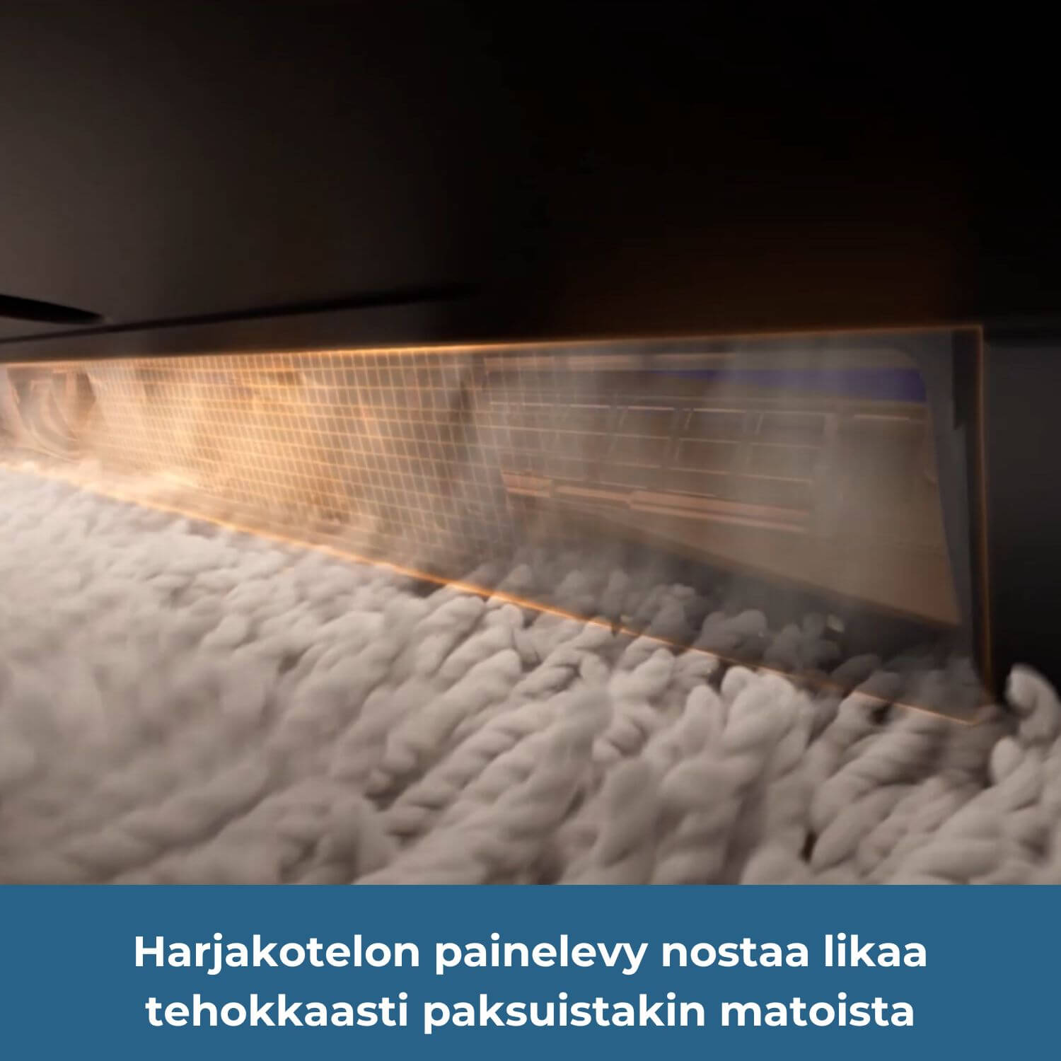 Dreame X60 Ultra robotti-imurin uudenlainen muotoilu sisältää harjakotelosta laskeutuvan painetta tuottavan levyn, joka nostaa likaa tehokkaasti paksumpienkin mattojen kuitujen välistä.